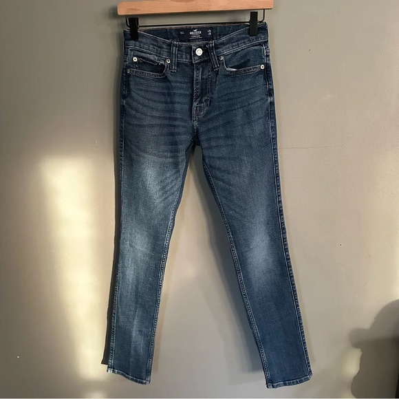 Hollister Men's Medium Wash Stacked Skinny Jeans. 26/28 - Picture 1 of 7